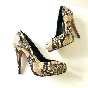 DOLCE VITA snake print pumps size 7.5